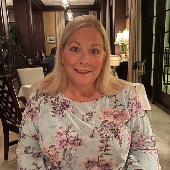 Meet your Posher, Donna - Picture 2 of 8